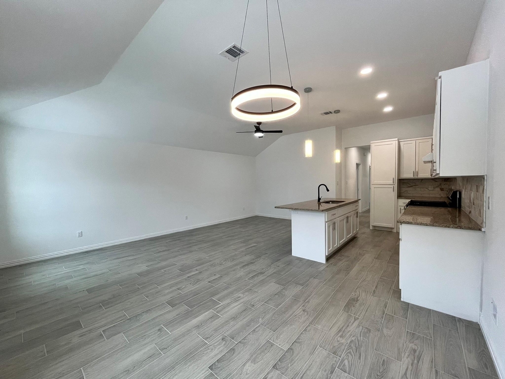 5706 Howell Street - Photo 10