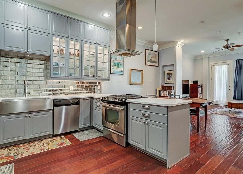 510 Lovett Boulevard - Photo 2