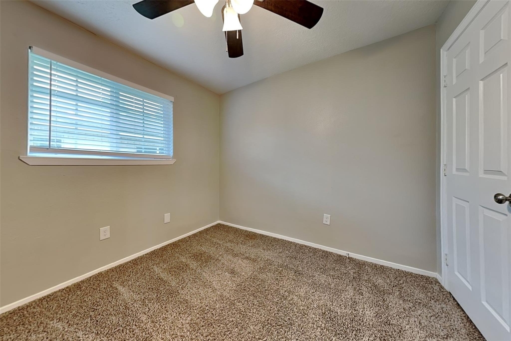 16854 Gleneagle Drive N - Photo 16