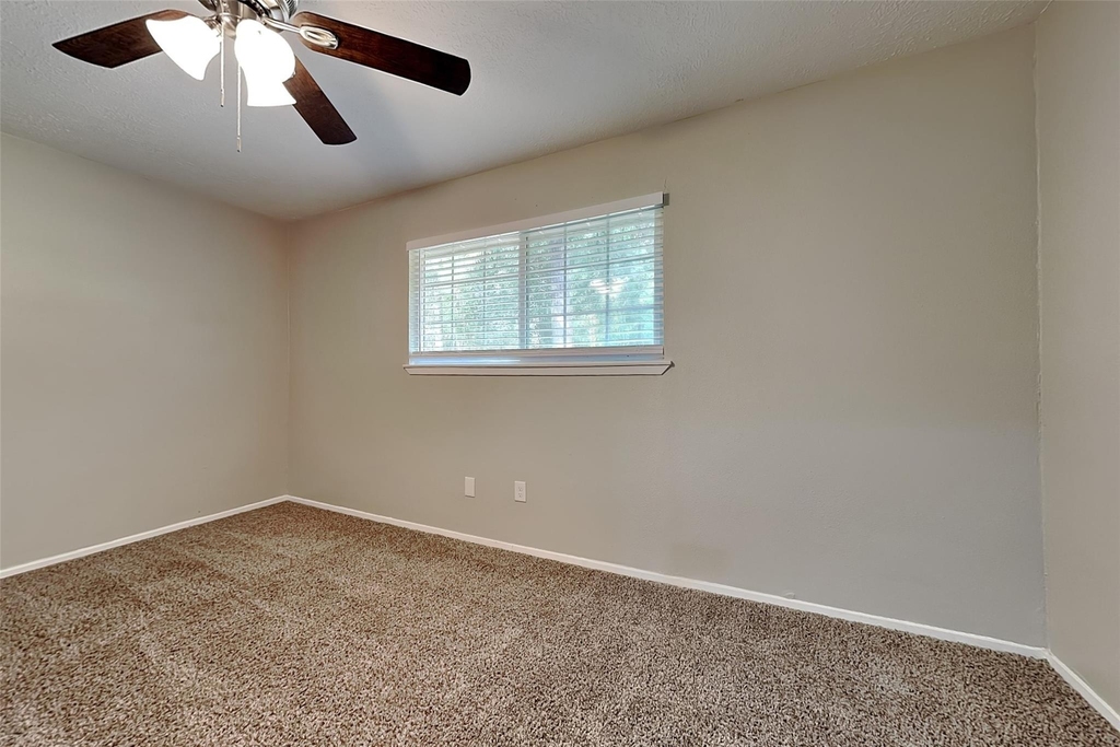 16854 Gleneagle Drive N - Photo 12