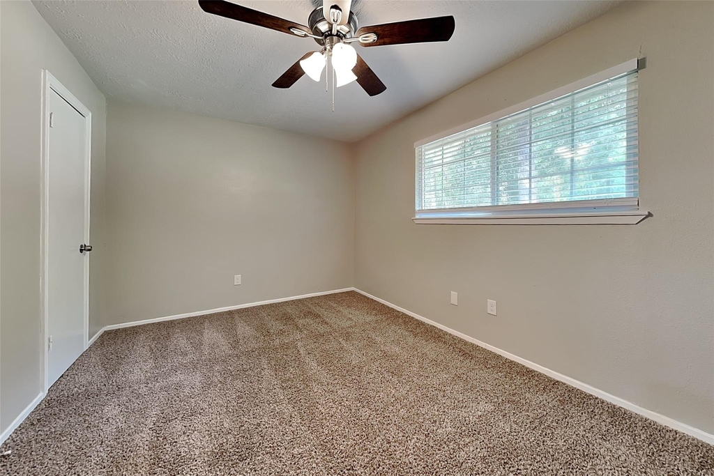 16854 Gleneagle Drive N - Photo 13