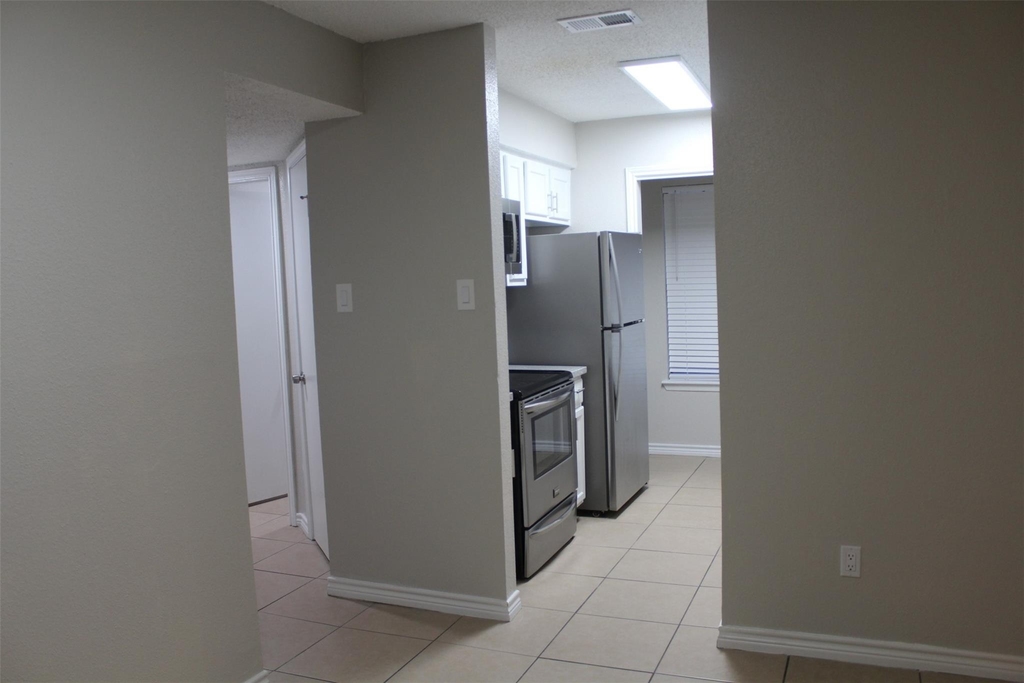 1122 Brenda Lane - Photo 2