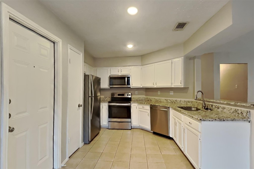 11914 Osage Park Drive - Photo 4