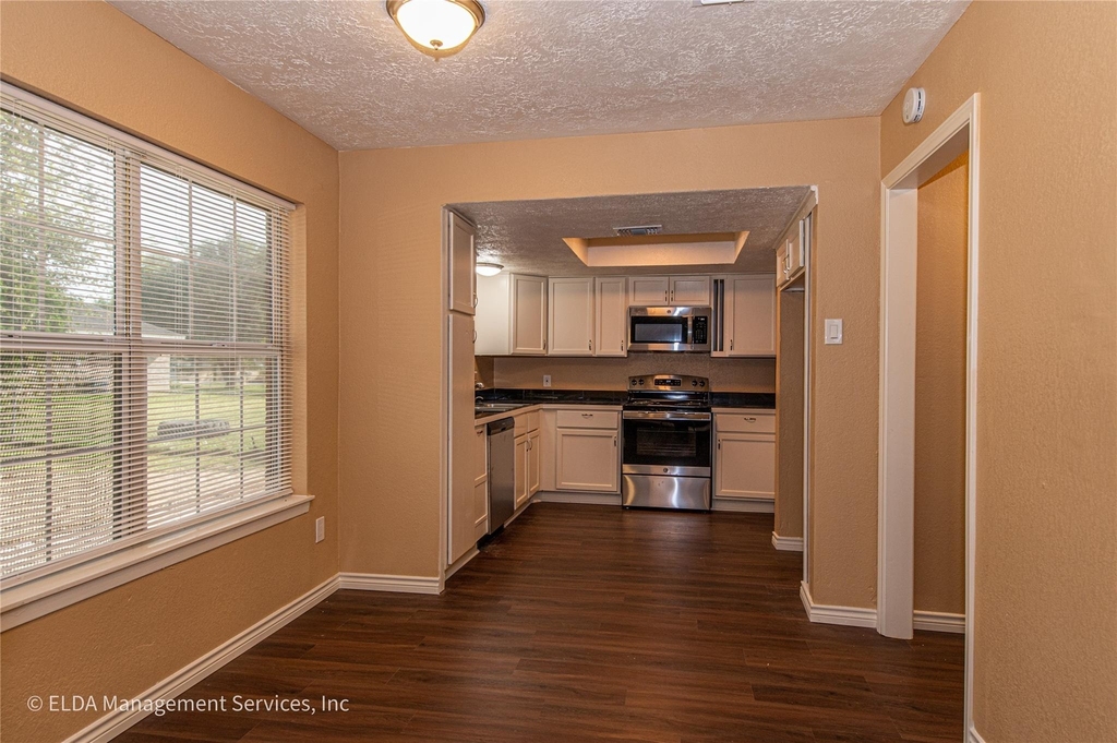 12834 Timothy Drive - Photo 5