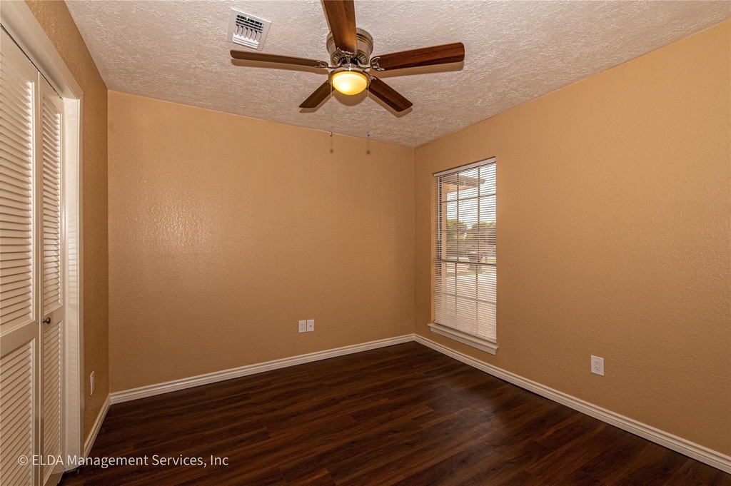 12834 Timothy Drive - Photo 11