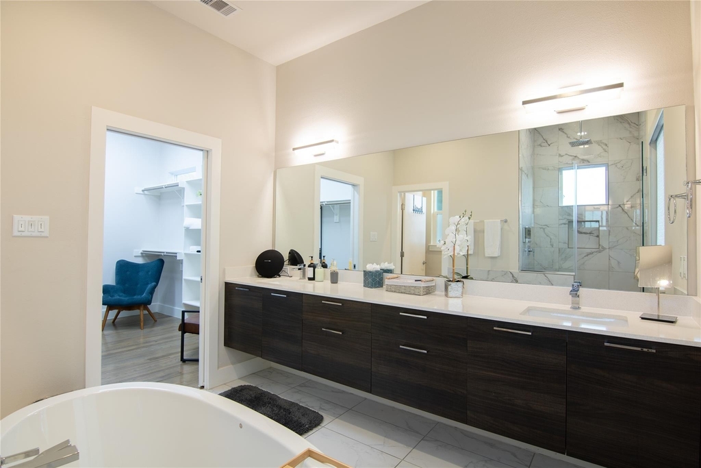 2306 Wipprecht Street - Photo 27
