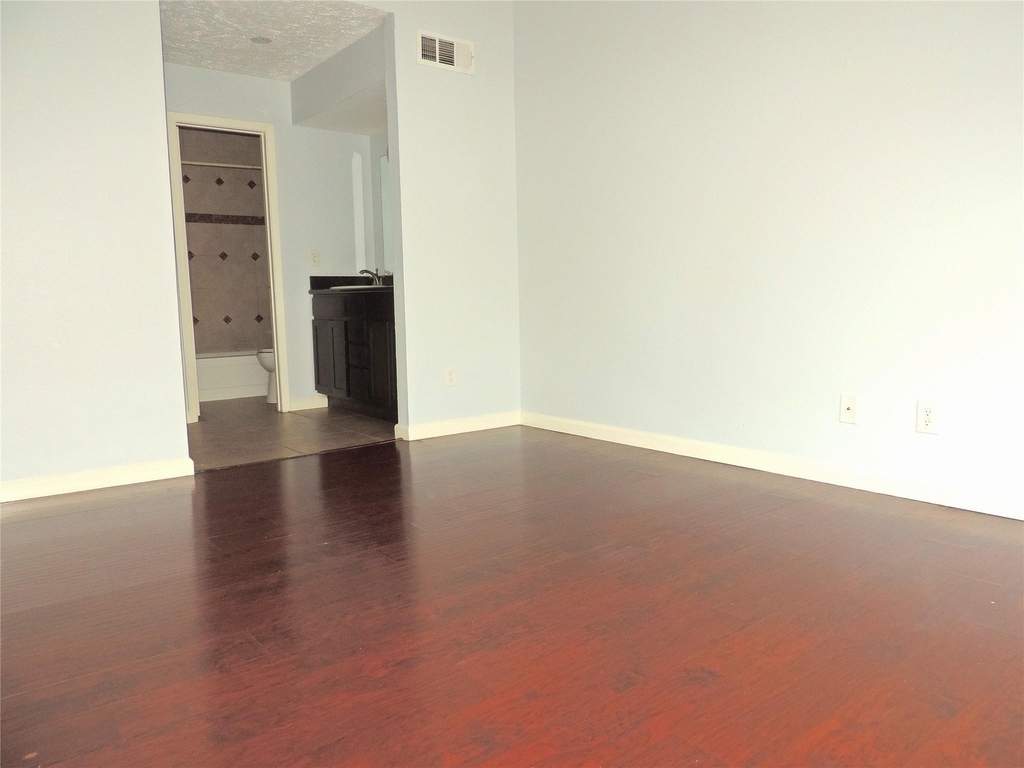 10555 Turtlewood Court - Photo 6