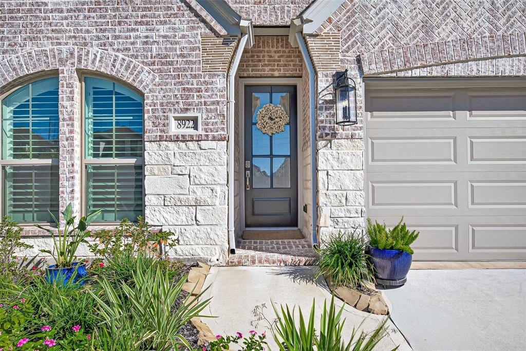 8922 Flounder Ridge Drive - Photo 2