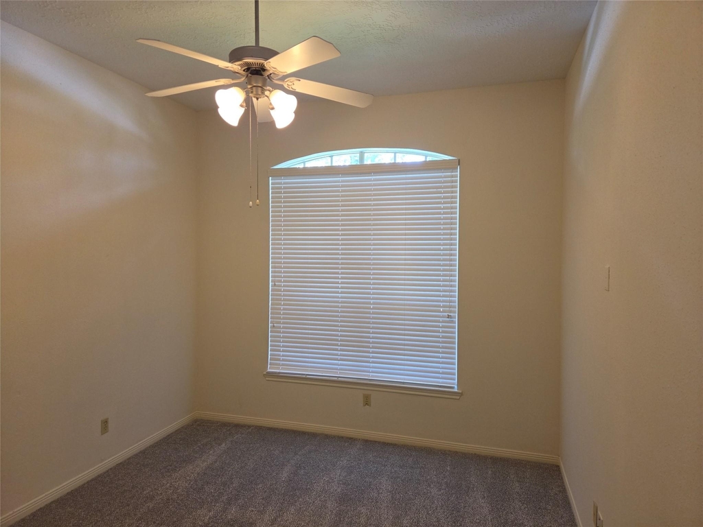 15114 Farndale Drive - Photo 14