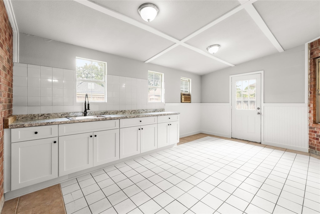 4111 Surreydon Drive - Photo 17
