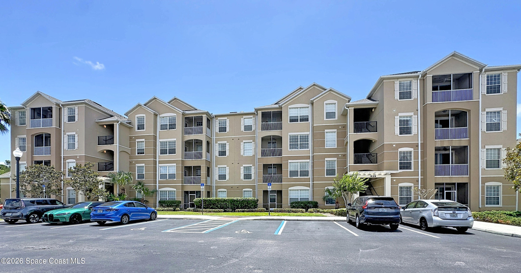 1626 Peregrine Circle - Photo 0