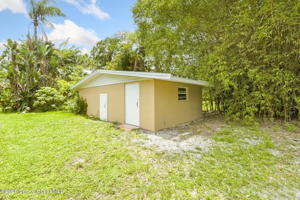 175 Nw Valencia Road - Photo 21
