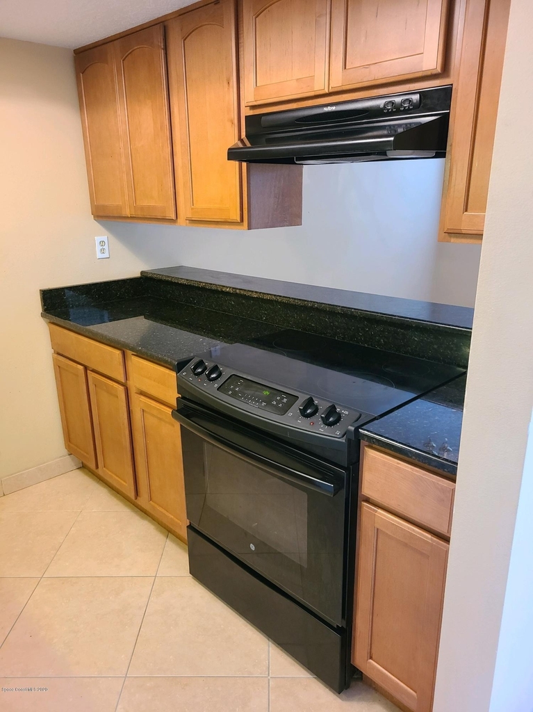 131 Bristol Court - Photo 0