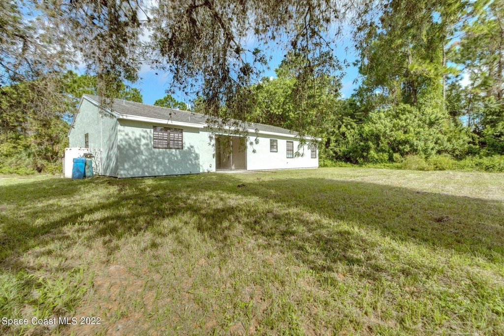 201 Jefferson Avenue Nw - Photo 3
