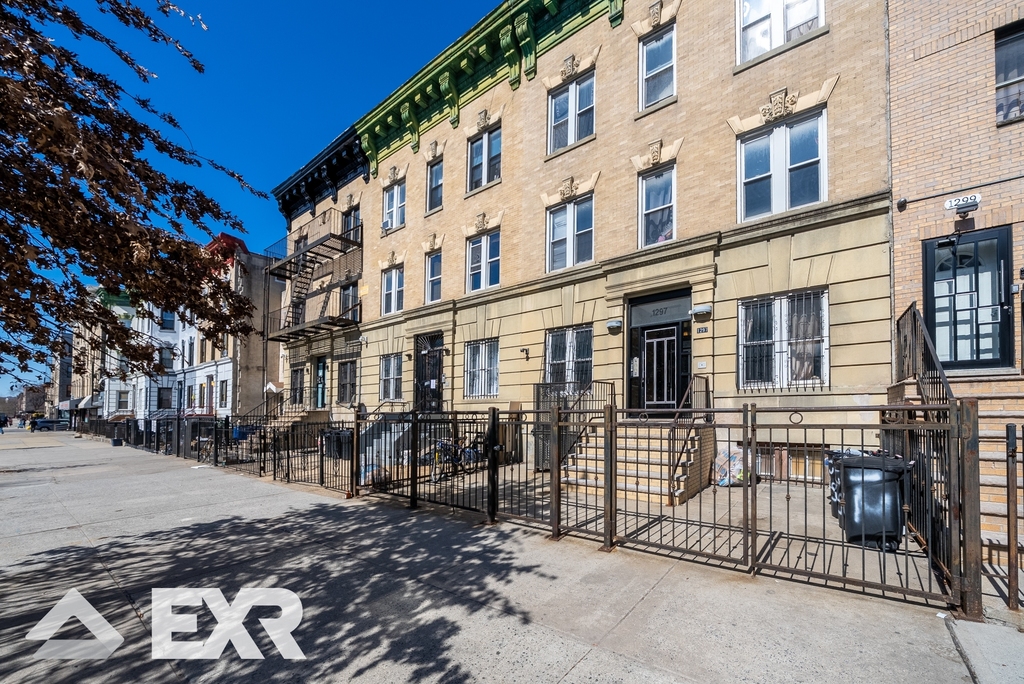1297 St Johns Place - Photo 11