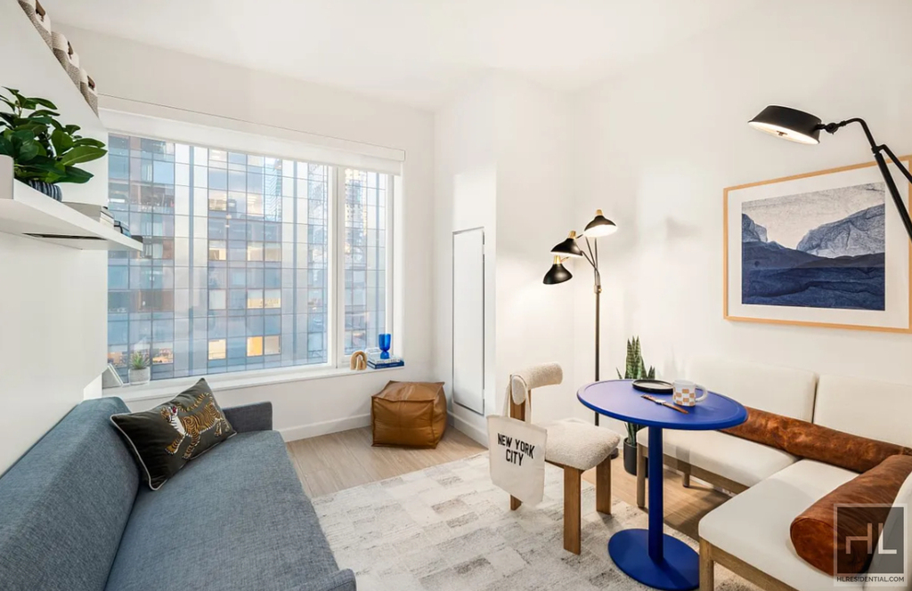 10th Avenue - Photo 0