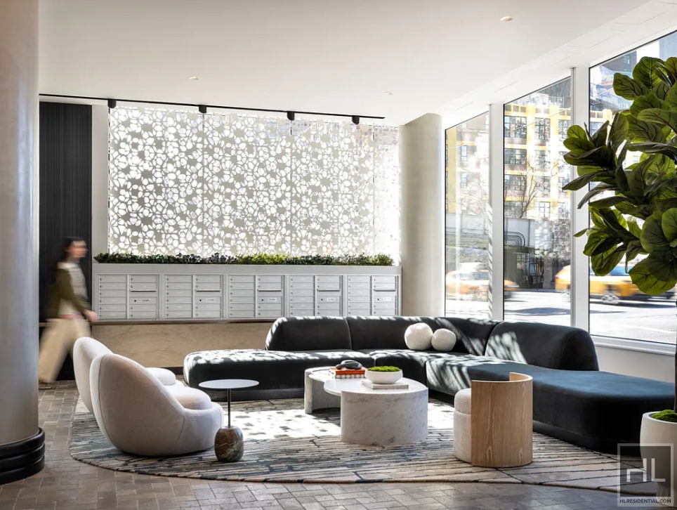 10th Avenue - Photo 3