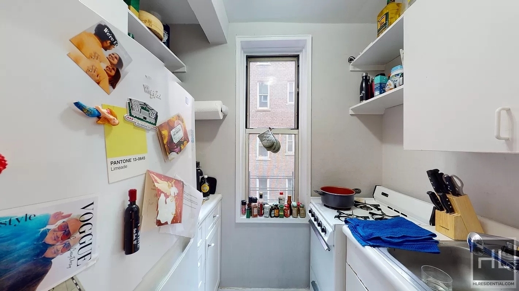 East 58 Street - Photo 6