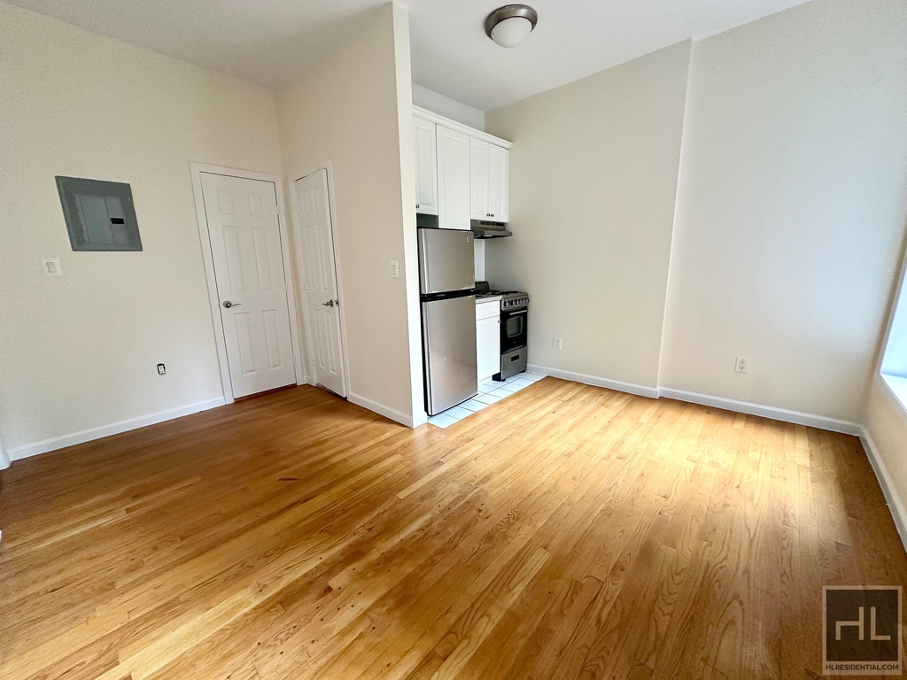 West 72 Street - Photo 1