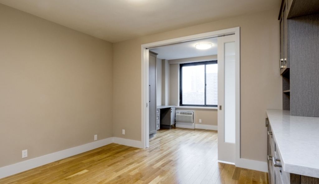 792 Columbus Avenue - Photo 3