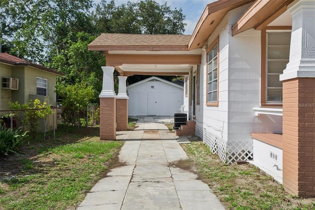 1017 E 23rd Avenue - Photo 3