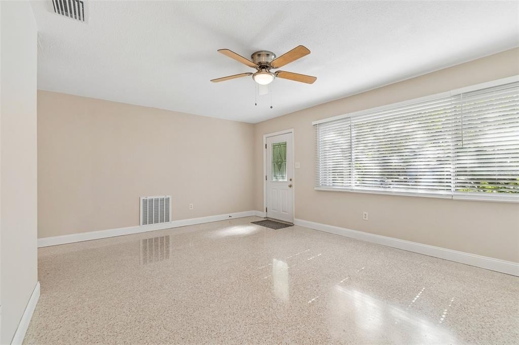 200 Evelyn Ave - Photo 2