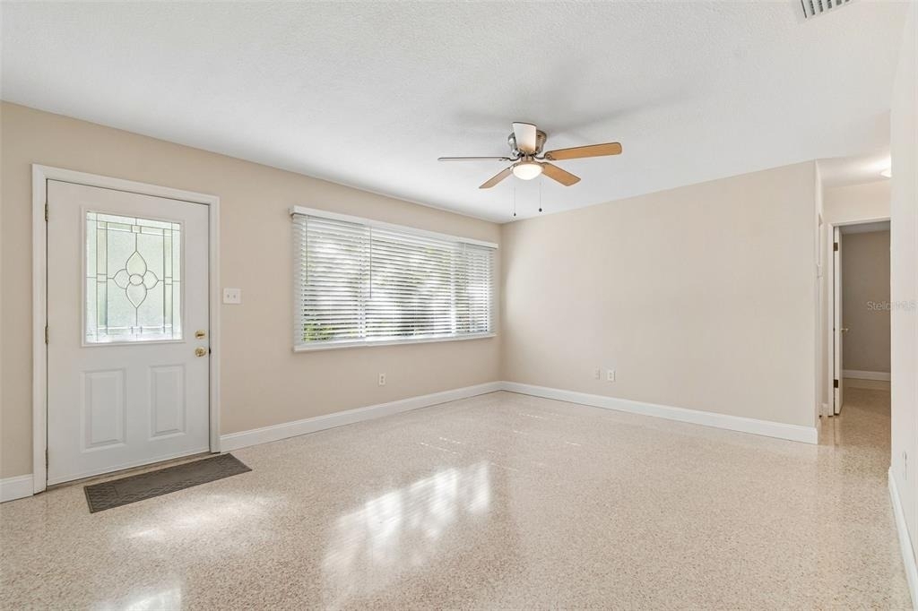 200 Evelyn Ave - Photo 3