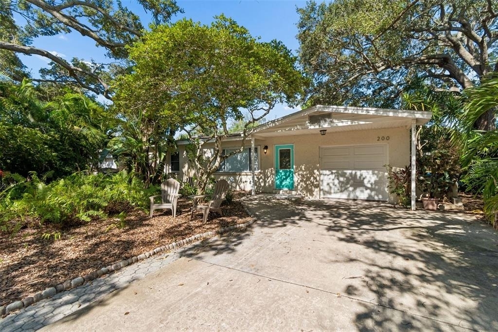 200 Evelyn Ave - Photo 0
