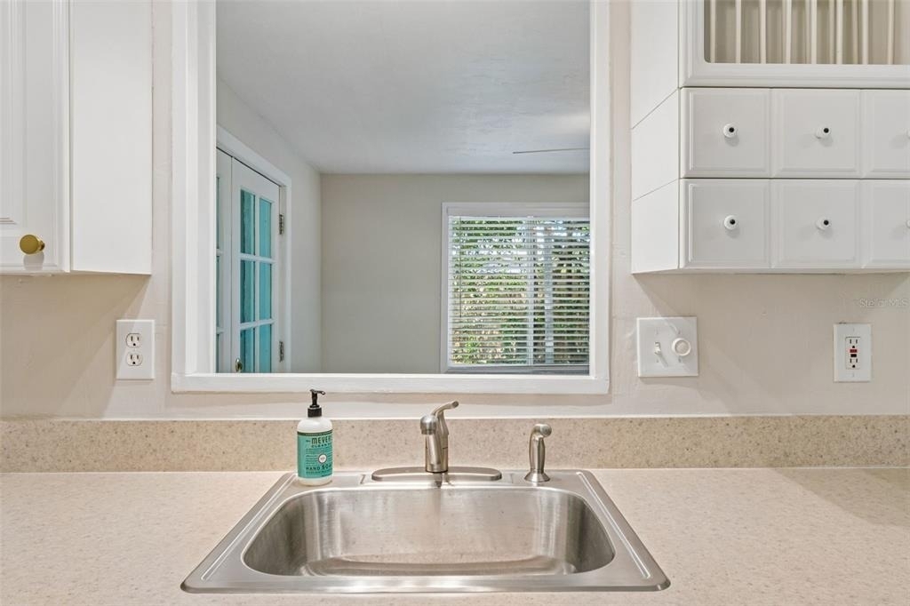 200 Evelyn Ave - Photo 7