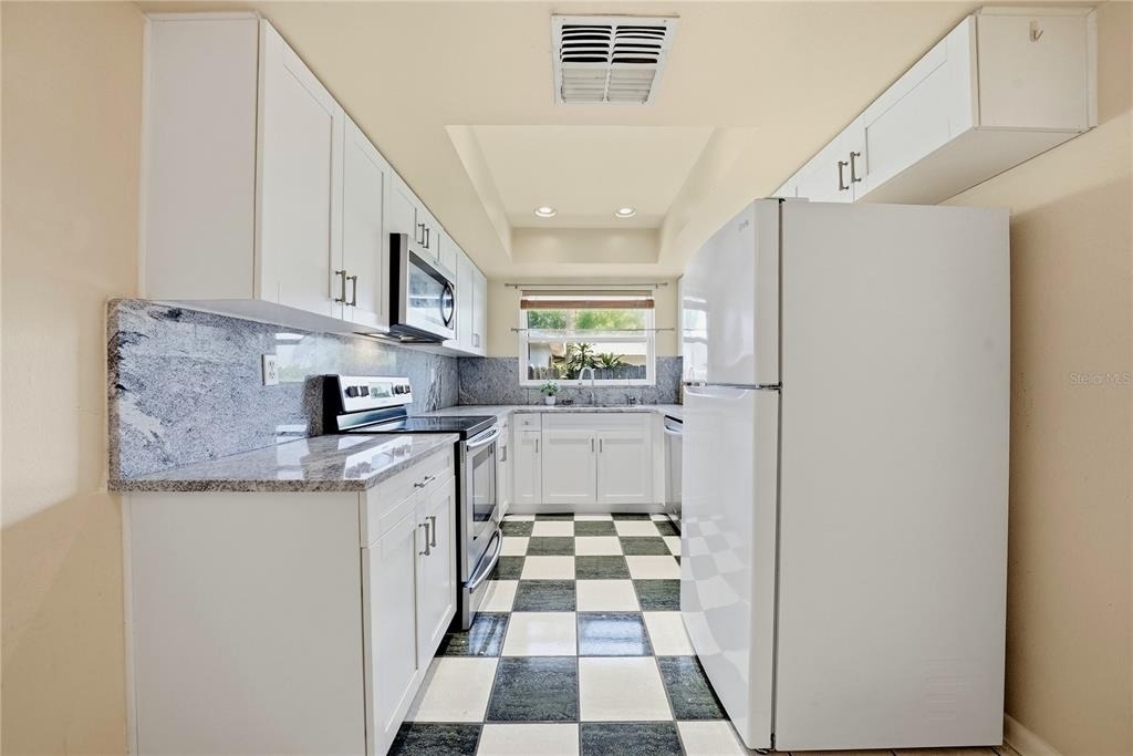 906 Carlton Road - Photo 9