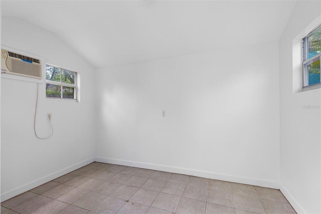641 Wilkie Street - Photo 17