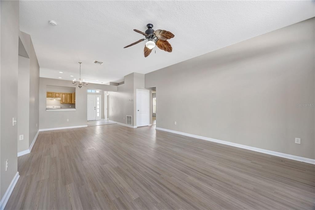 30435 Annadale Drive - Photo 4