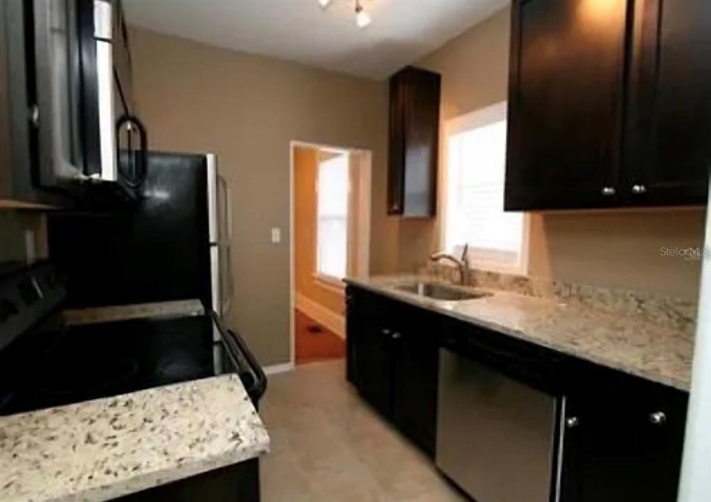 410 Broadway Avenue - Photo 2