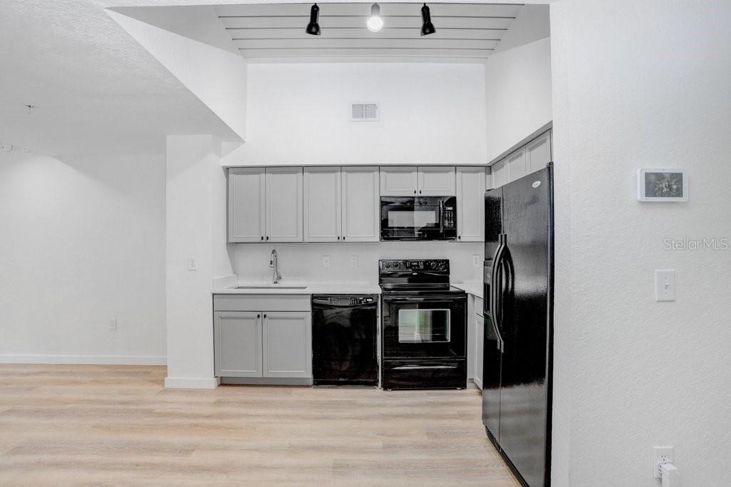 2440 W Horatio Street - Photo 6