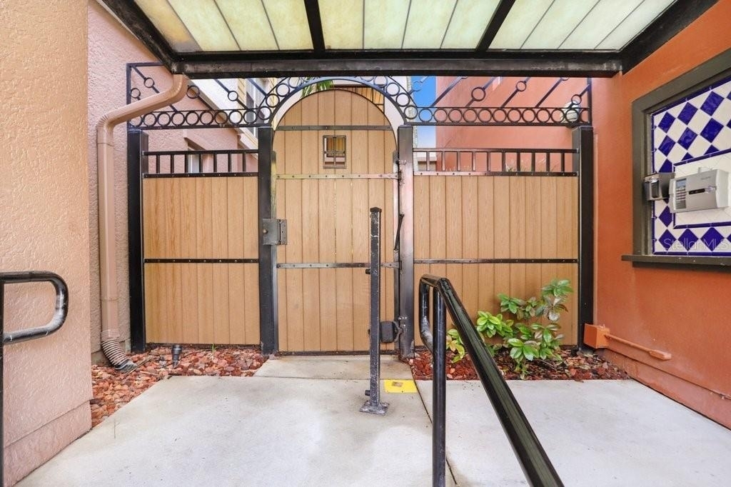 2440 W Horatio Street - Photo 3