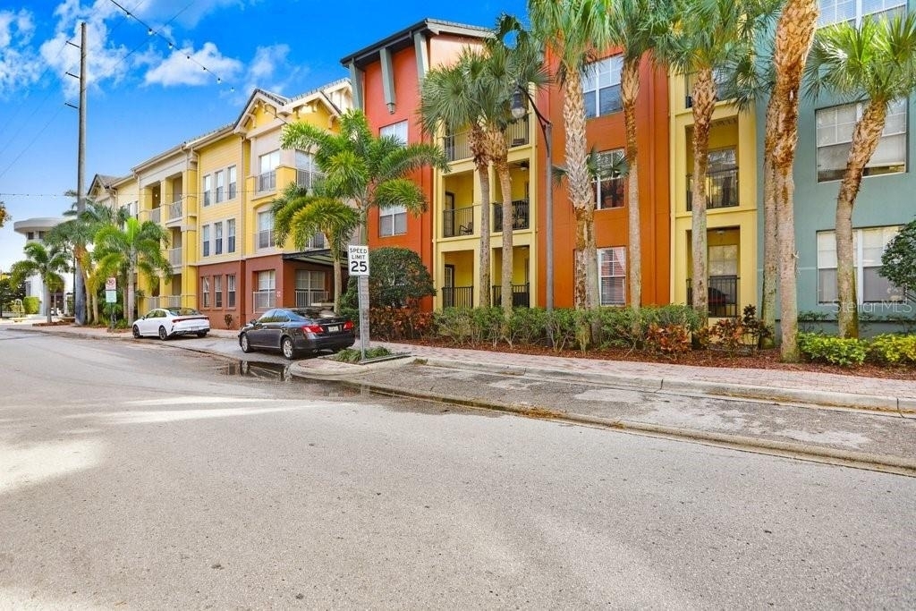 2440 W Horatio Street - Photo 1