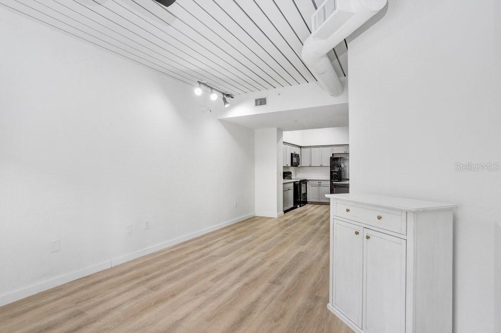 2440 W Horatio Street - Photo 15