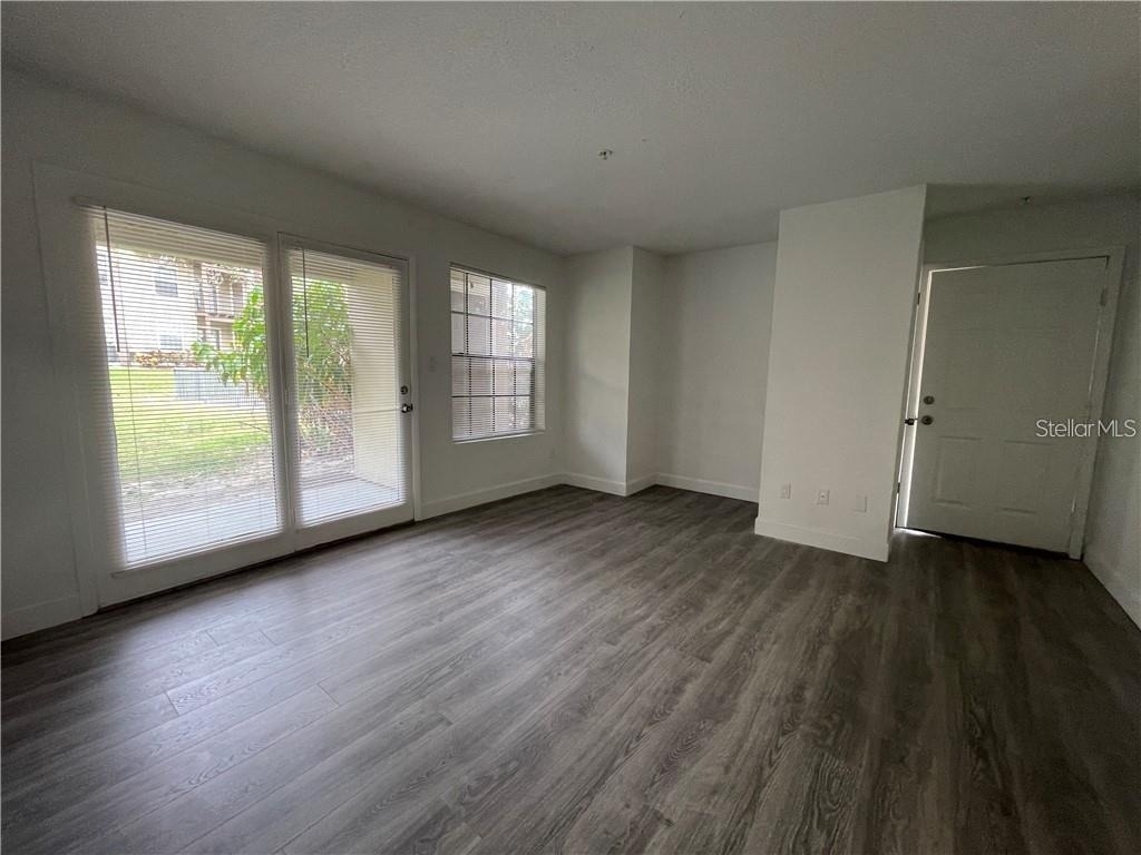 232 Afton Square - Photo 2
