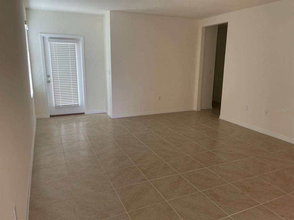 927 Waterfall Boulevard - Photo 6