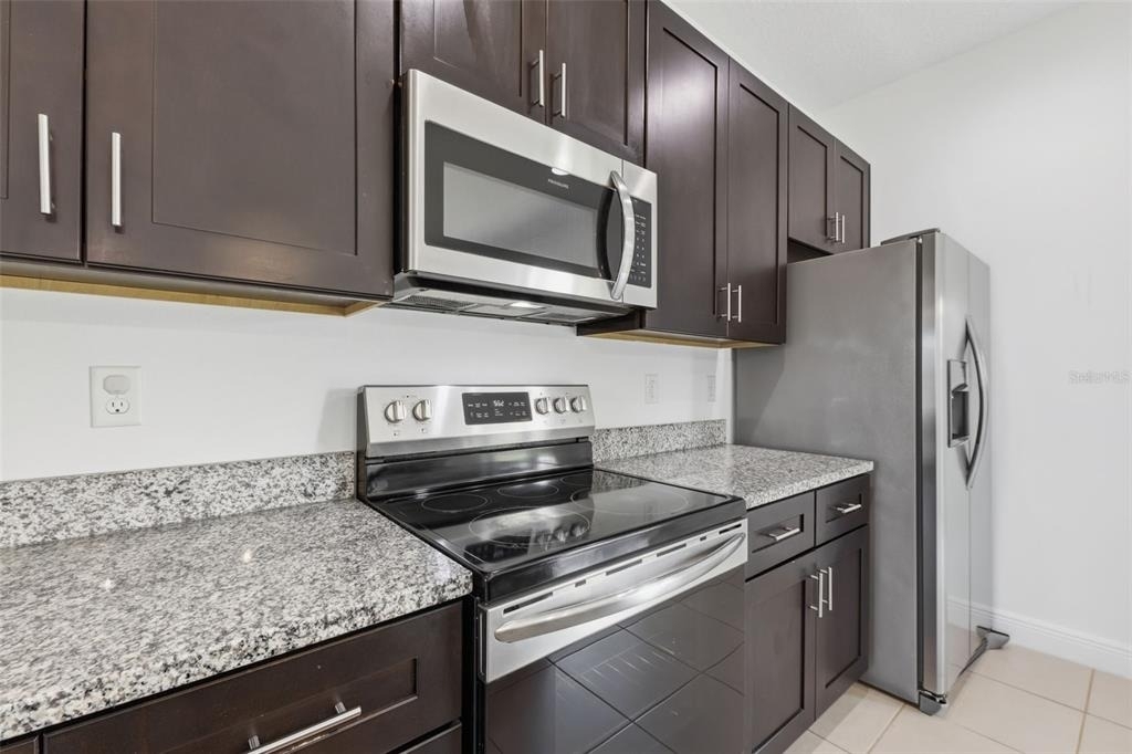 304 Begonia Court - Photo 12