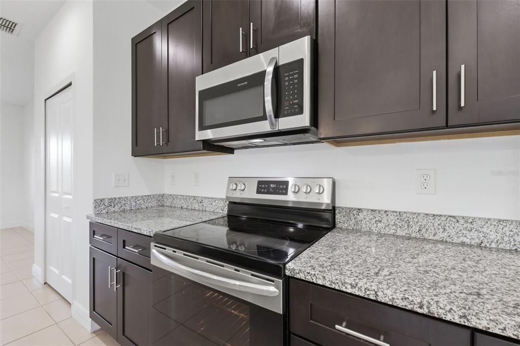 304 Begonia Court - Photo 11