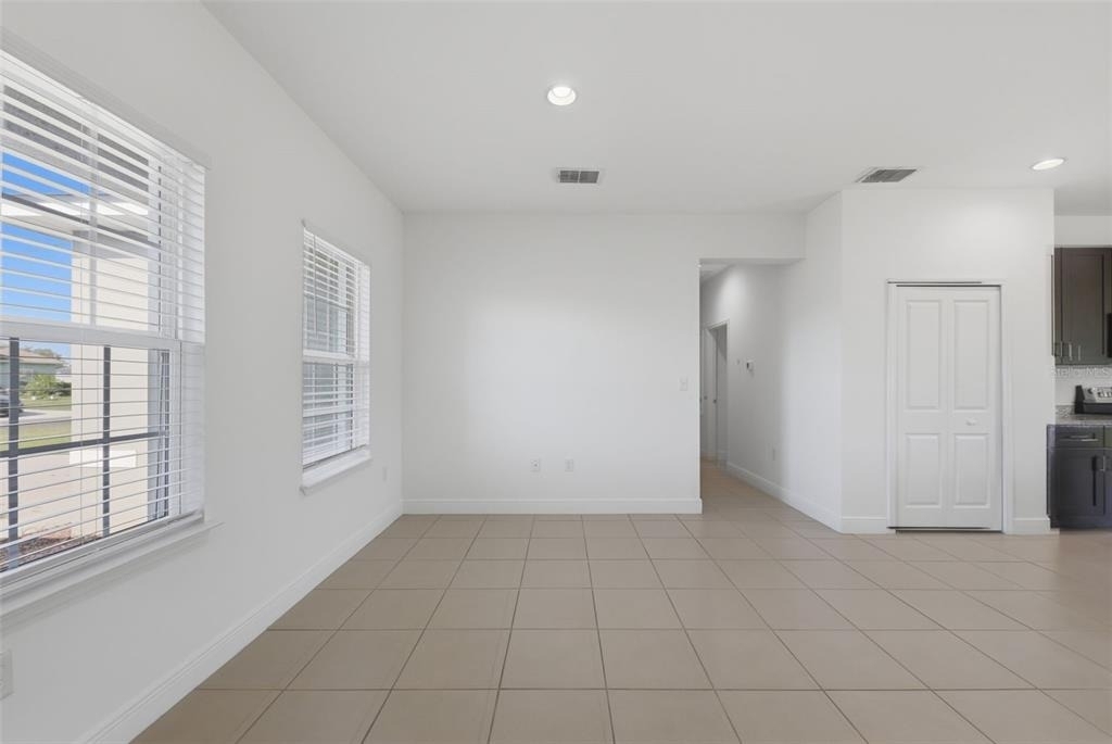 304 Begonia Court - Photo 4