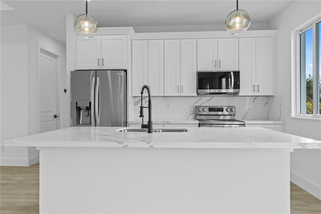 13438 Mcintosh Avenue - Photo 4