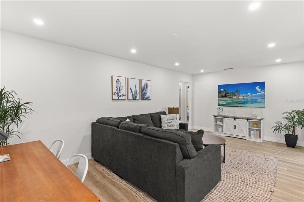 13923 Brewster Drive - Photo 5