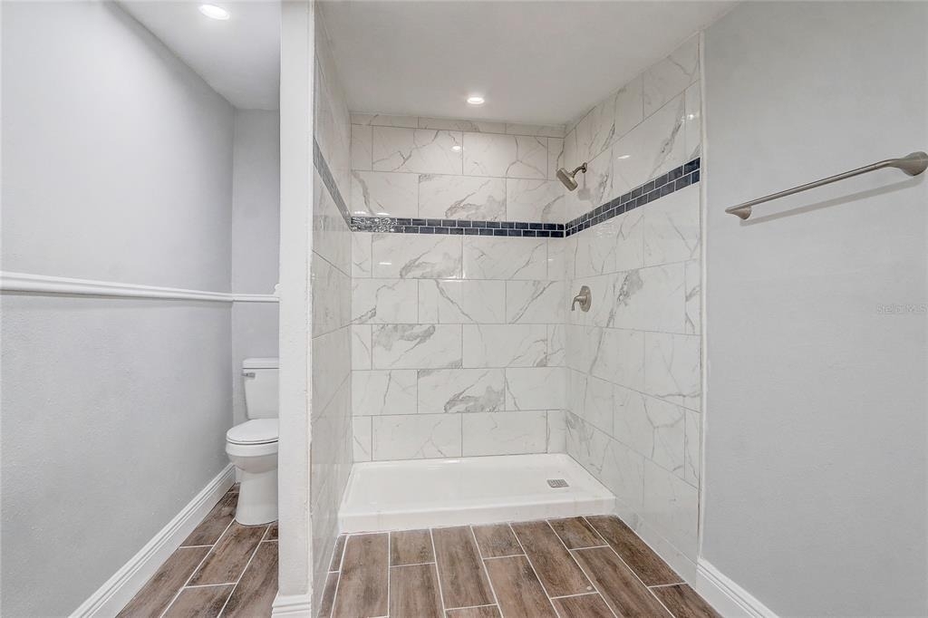 1129 Ne 12th Street - Photo 18