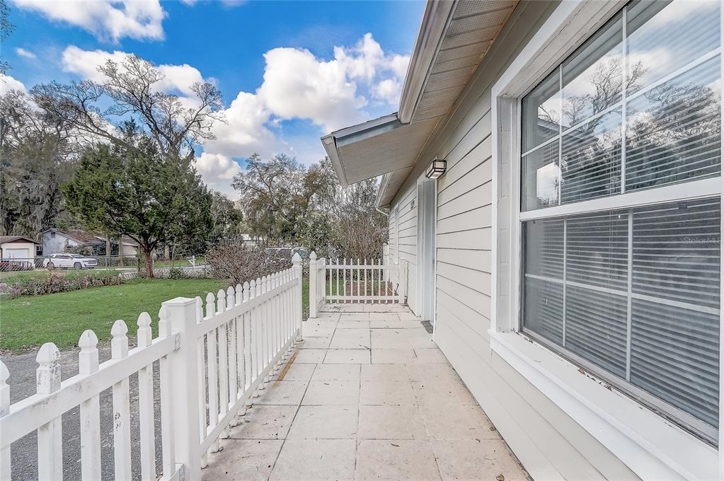 1129 Ne 12th Street - Photo 5