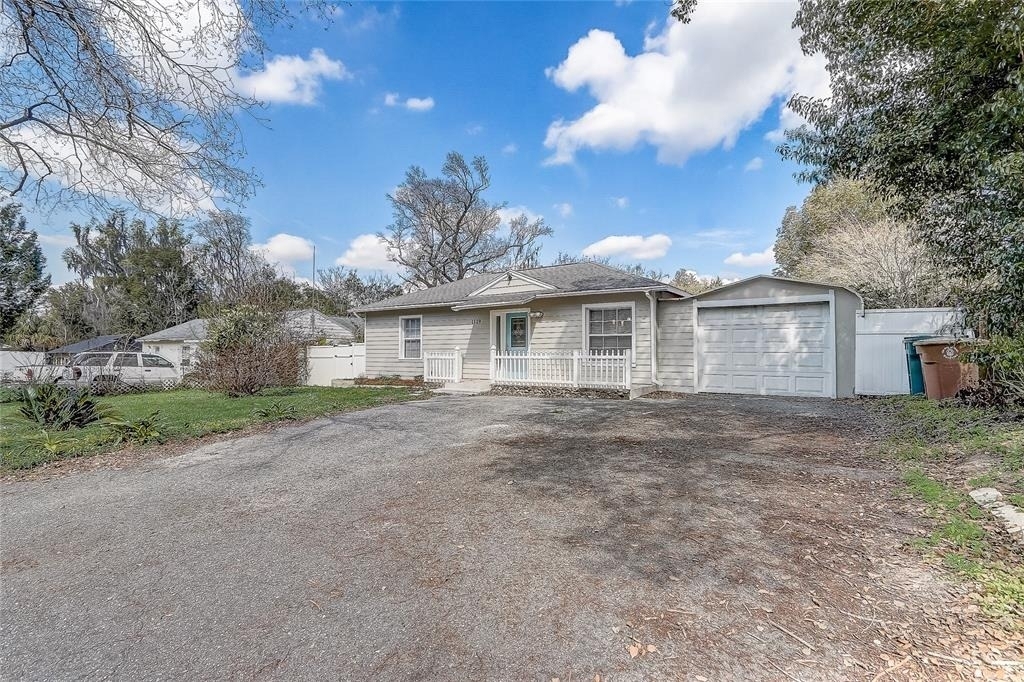 1129 Ne 12th Street - Photo 2