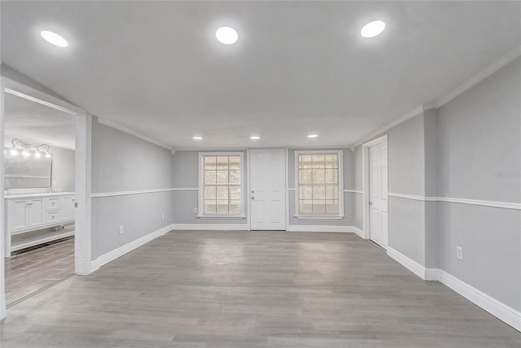 1129 Ne 12th Street - Photo 7