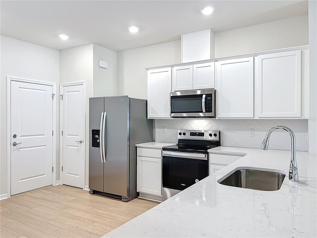 431 Meadowland Point - Photo 13