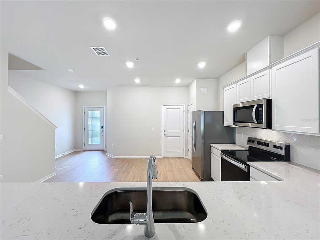 431 Meadowland Point - Photo 15